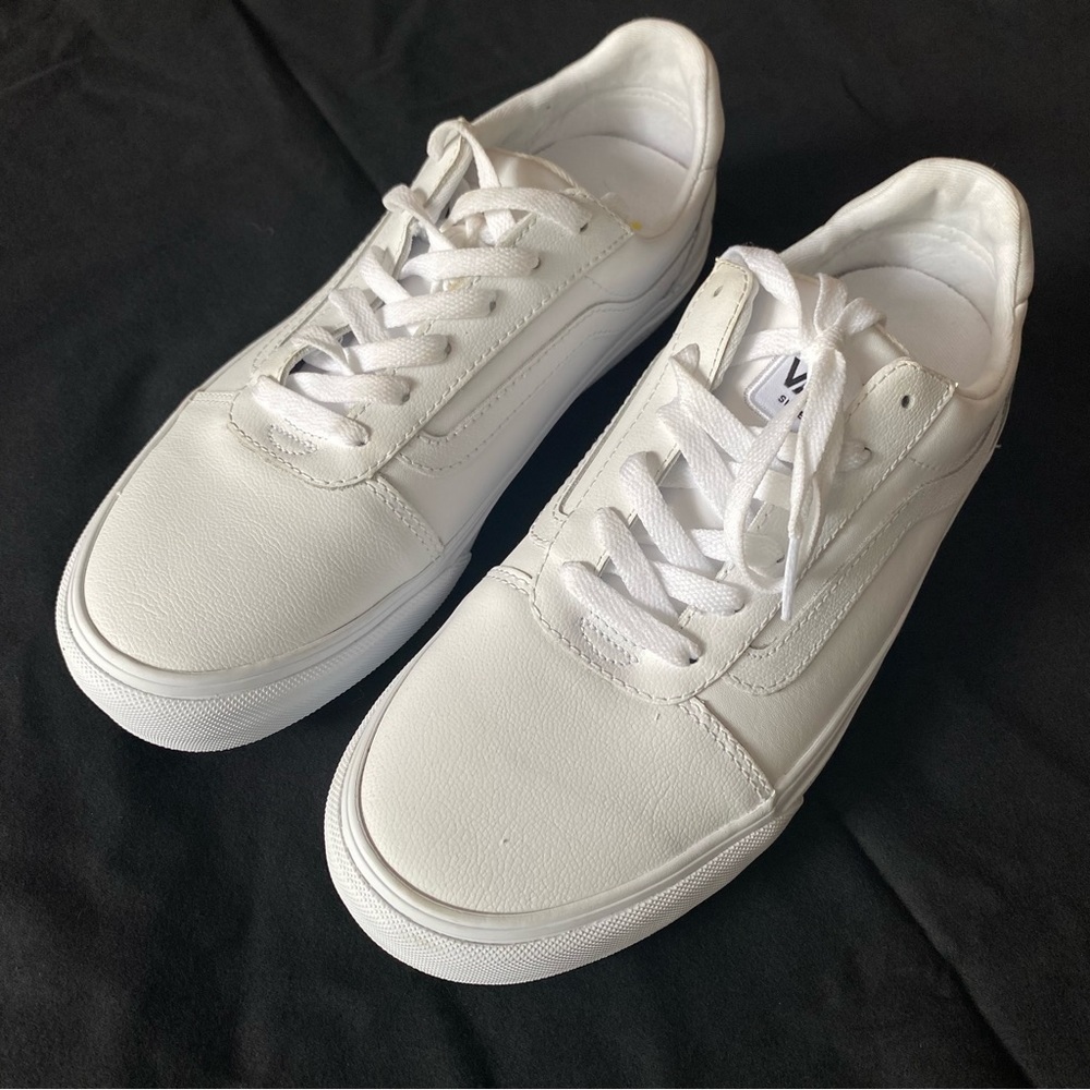 White Leather Vans Classic Skate Shoes Women Size 9
